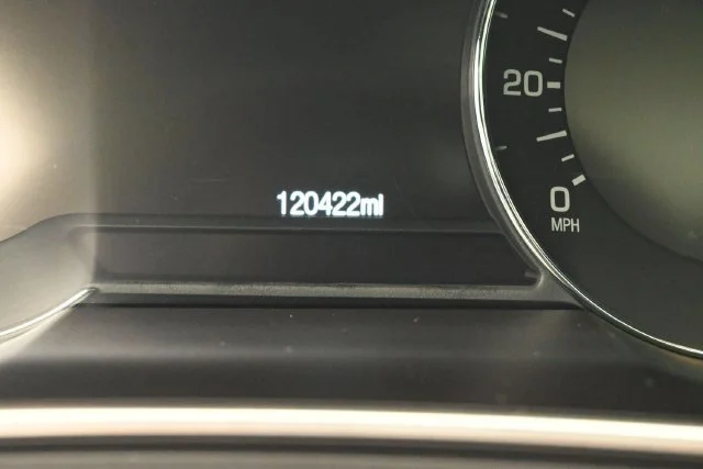 Used 2016 Luxe Metallic Lincoln Reserve image 15