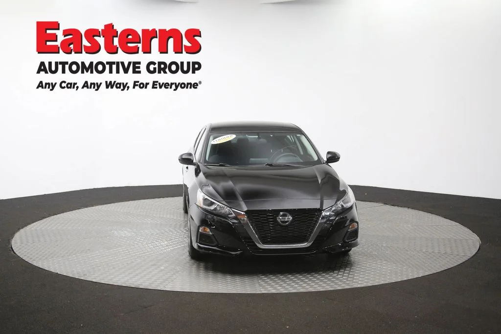 Used 2020 Black Nissan 2.5 S image 52