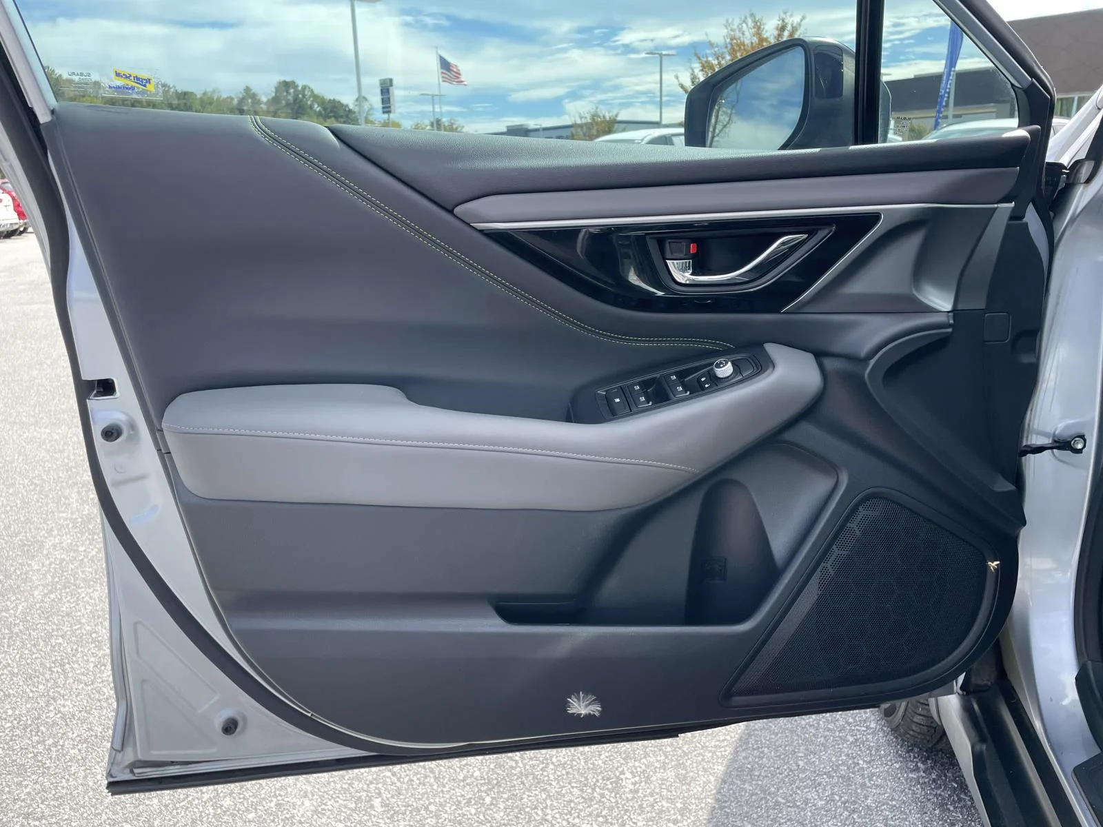 Used 2020 Ice Silver Metallic Subaru Onyx Edition XT image 5