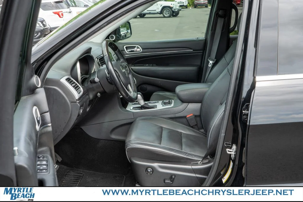Used 2020 Diamond Black Jeep Summit image 17