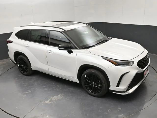 New 2026 Wind Chill Pearl <sup>1</sup> Toyota  XSE image 25