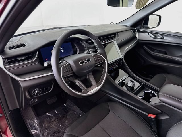 Used 2025 Red Jeep Laredo X image 9