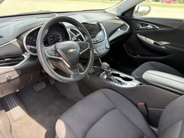 Used 2024 White Chevrolet LT image 8