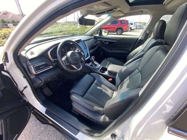 Used 2022 Crystal White Pearl Subaru Limited image 14