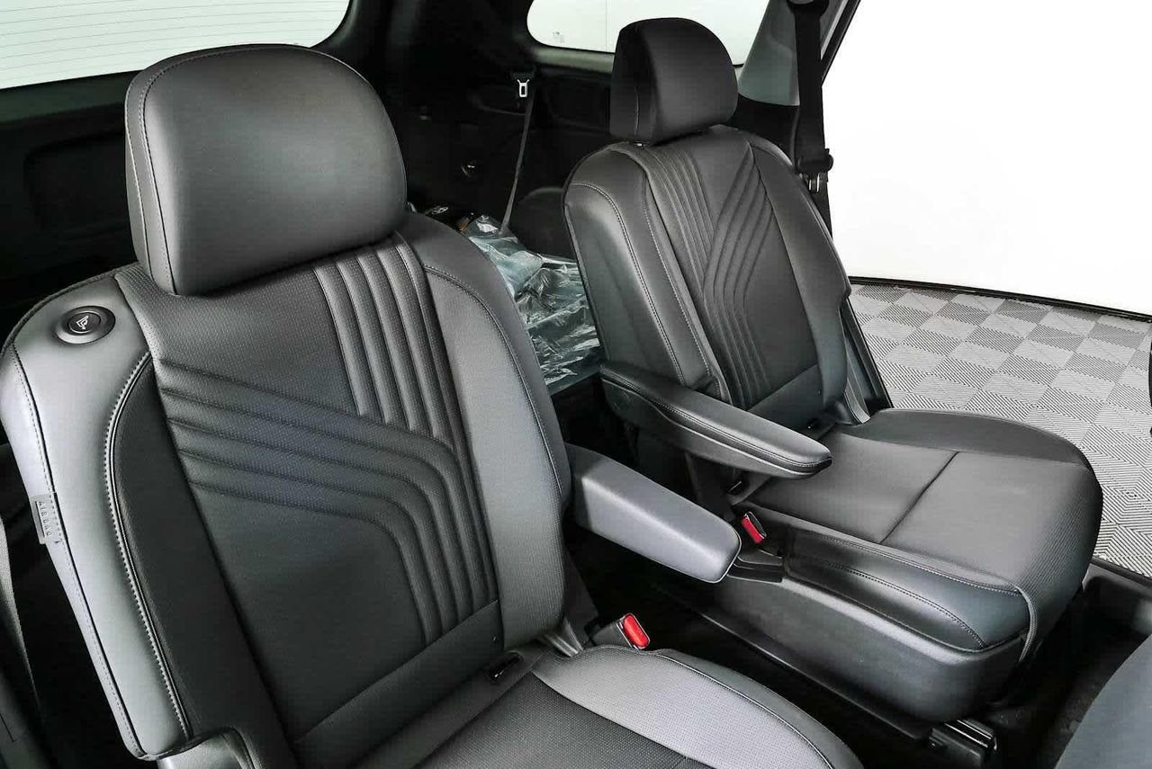 New 2026 Abyss Black Pearl Hyundai SEL Premium FWD image 70