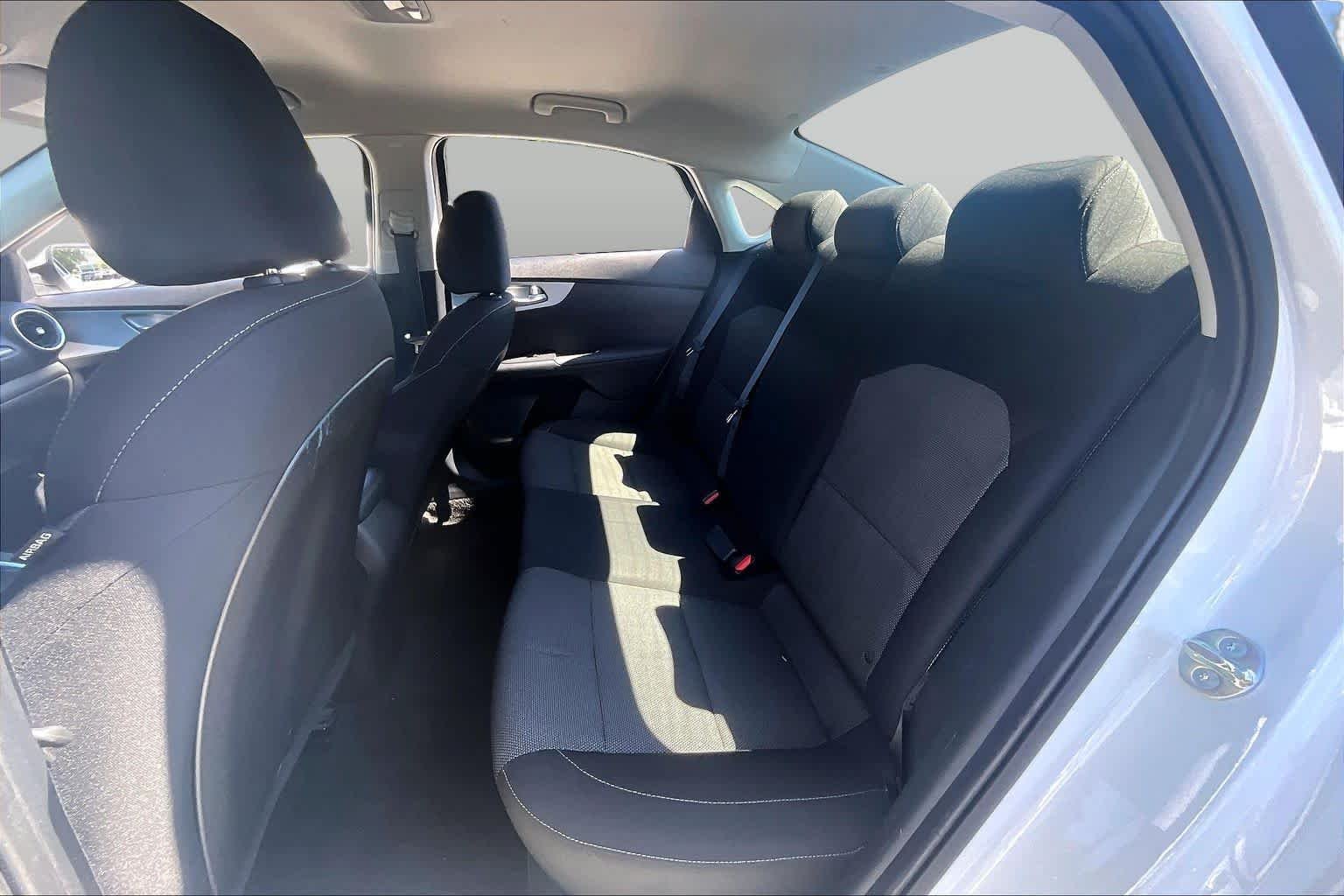 Used 2023 Snow White Pearl Kia LXS image 19