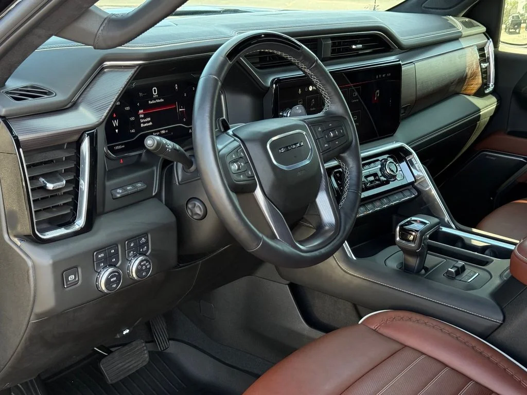 Used 2025 Black GMC Denali Ultimate image 9