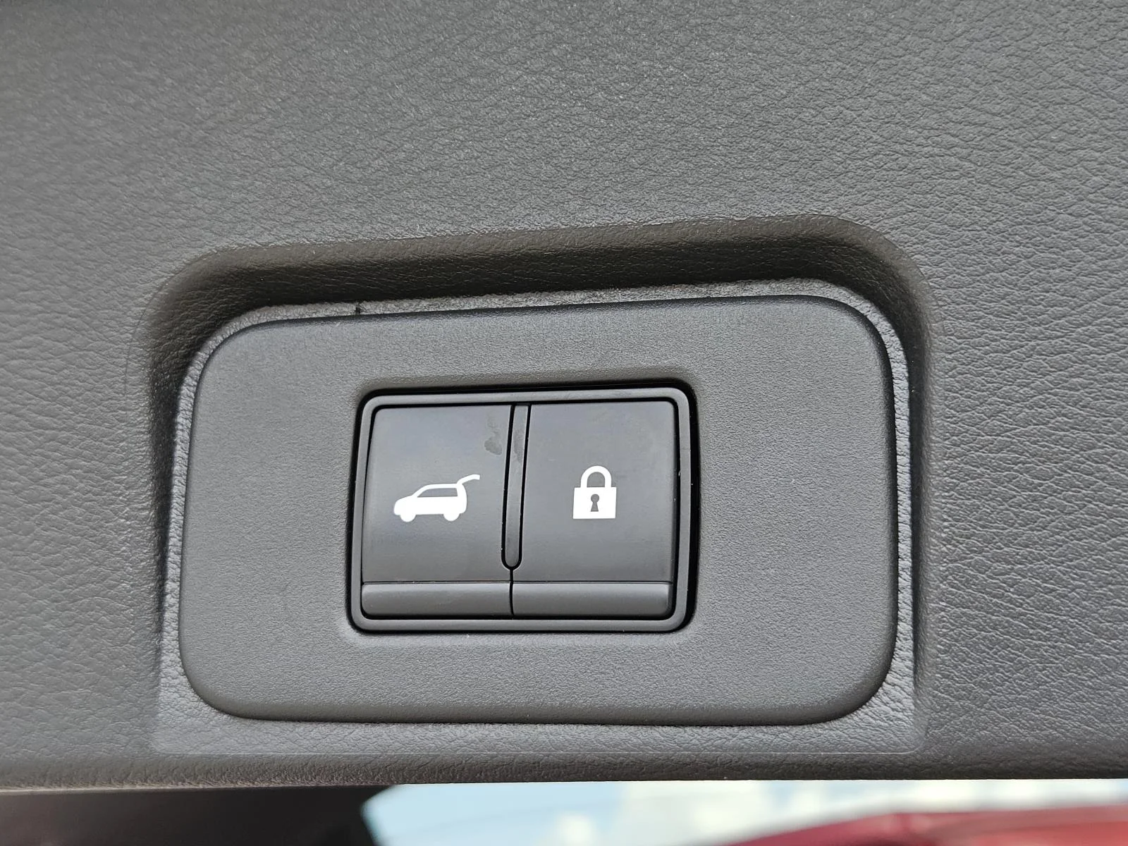 Used 2025 Scarlet Ember Tintcoat Nissan AWD SV image 10