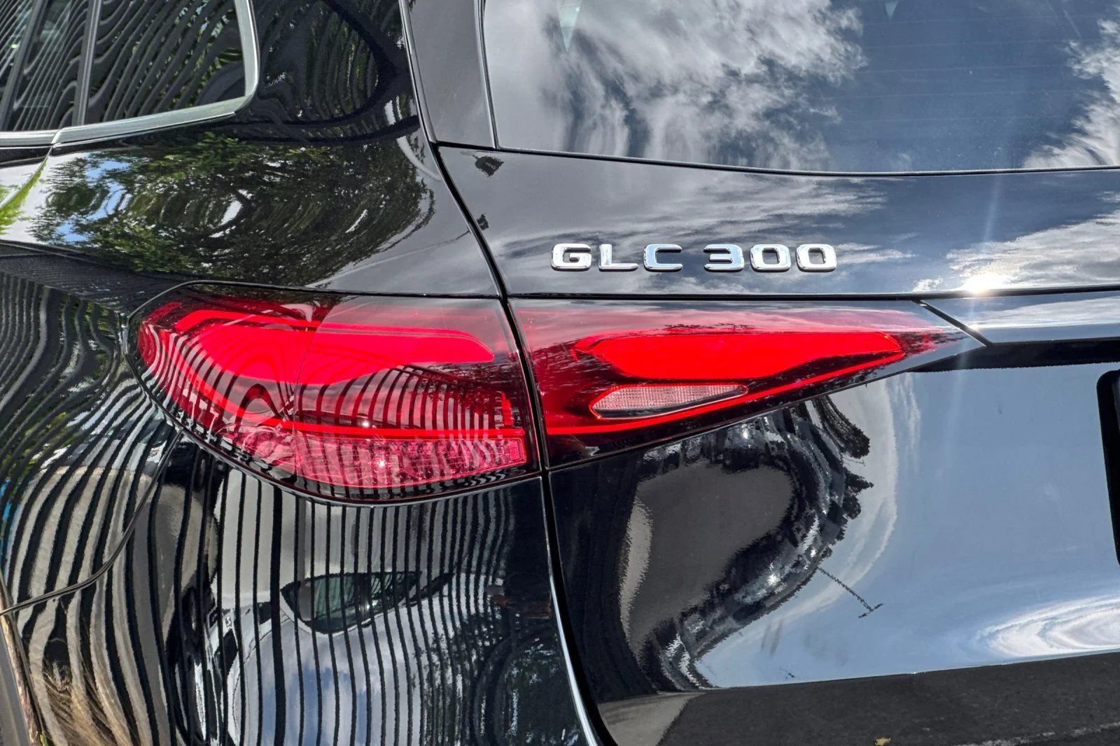 New 2026 Black Mercedes-Benz GLC 300 image 24