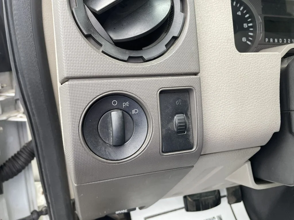 Used 2010  Ford  image 11