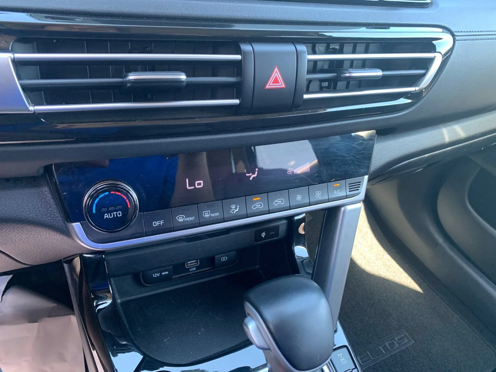 Used 2023 Black Kia SX Turbo image 22