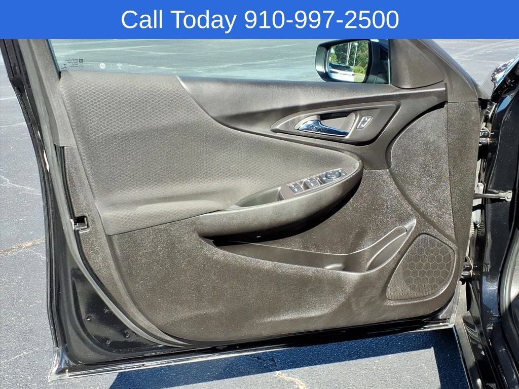 Used 2025 Mosaic Black Metallic Chevrolet 1LT image 17