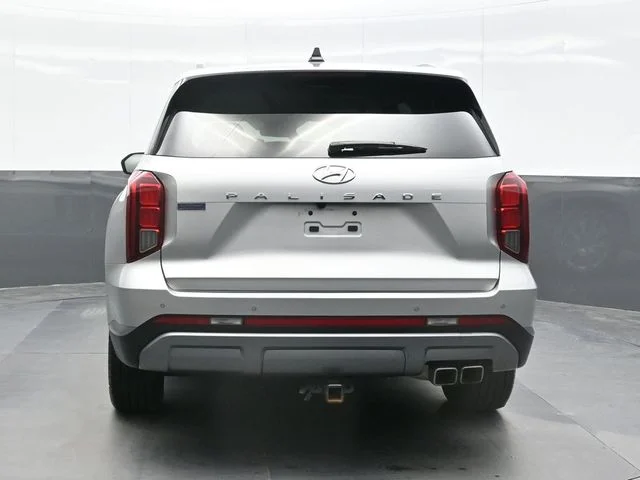 Used 2024 Silver Hyundai SEL image 2