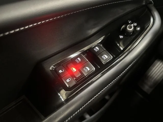 Used 2022 Red Jeep Overland image 16