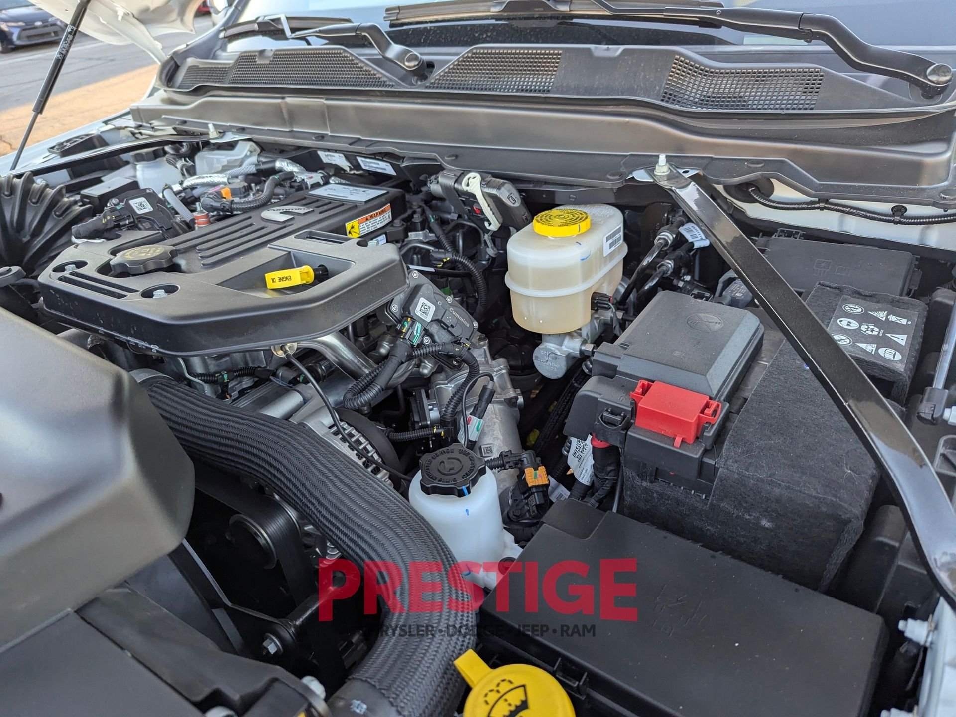 New 2026 Bright White Clear-Coat Exterior Paint RAM Laramie image 31