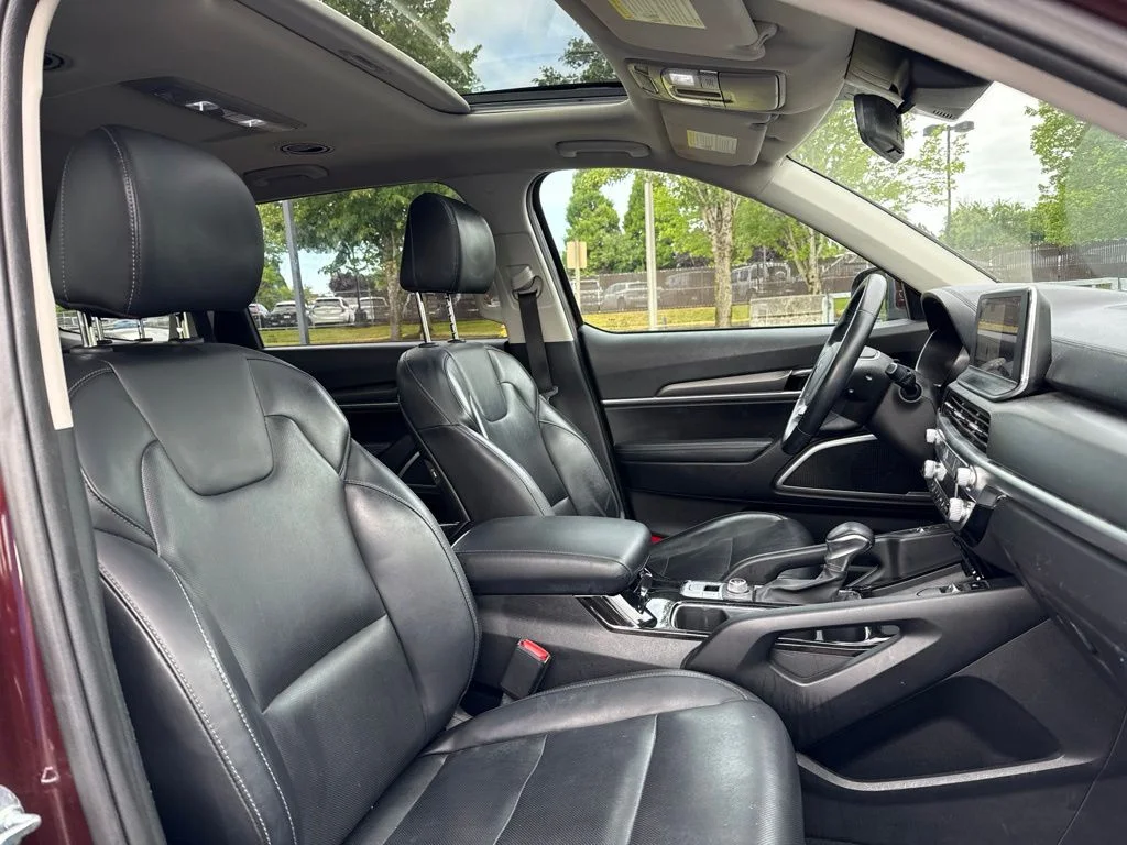 Used 2022 Sangria Kia S image 25
