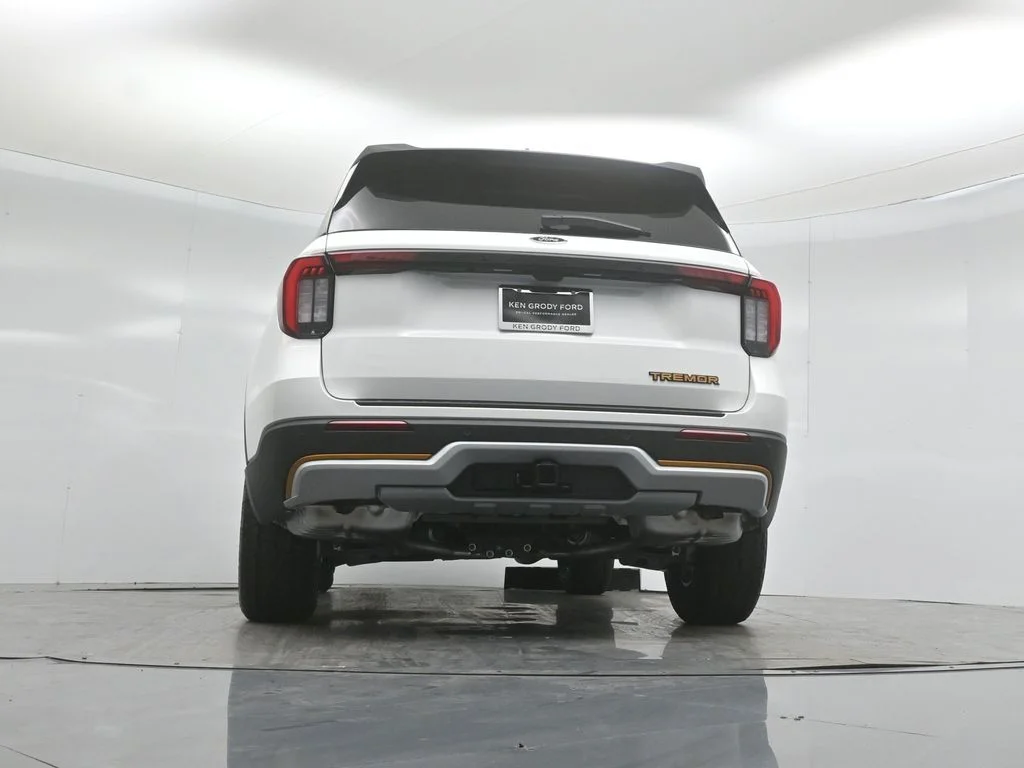 New 2026 Star White Metallic Tri-Coat Ford Tremor image 50