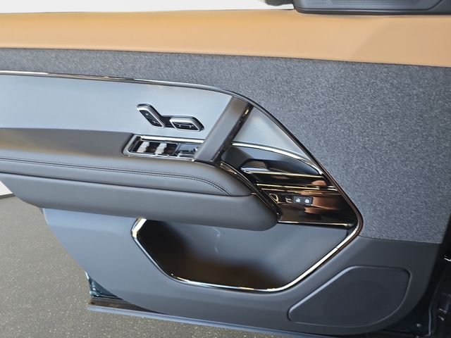 New 2026 British Racing Green Land Rover Dynamic SE image 19