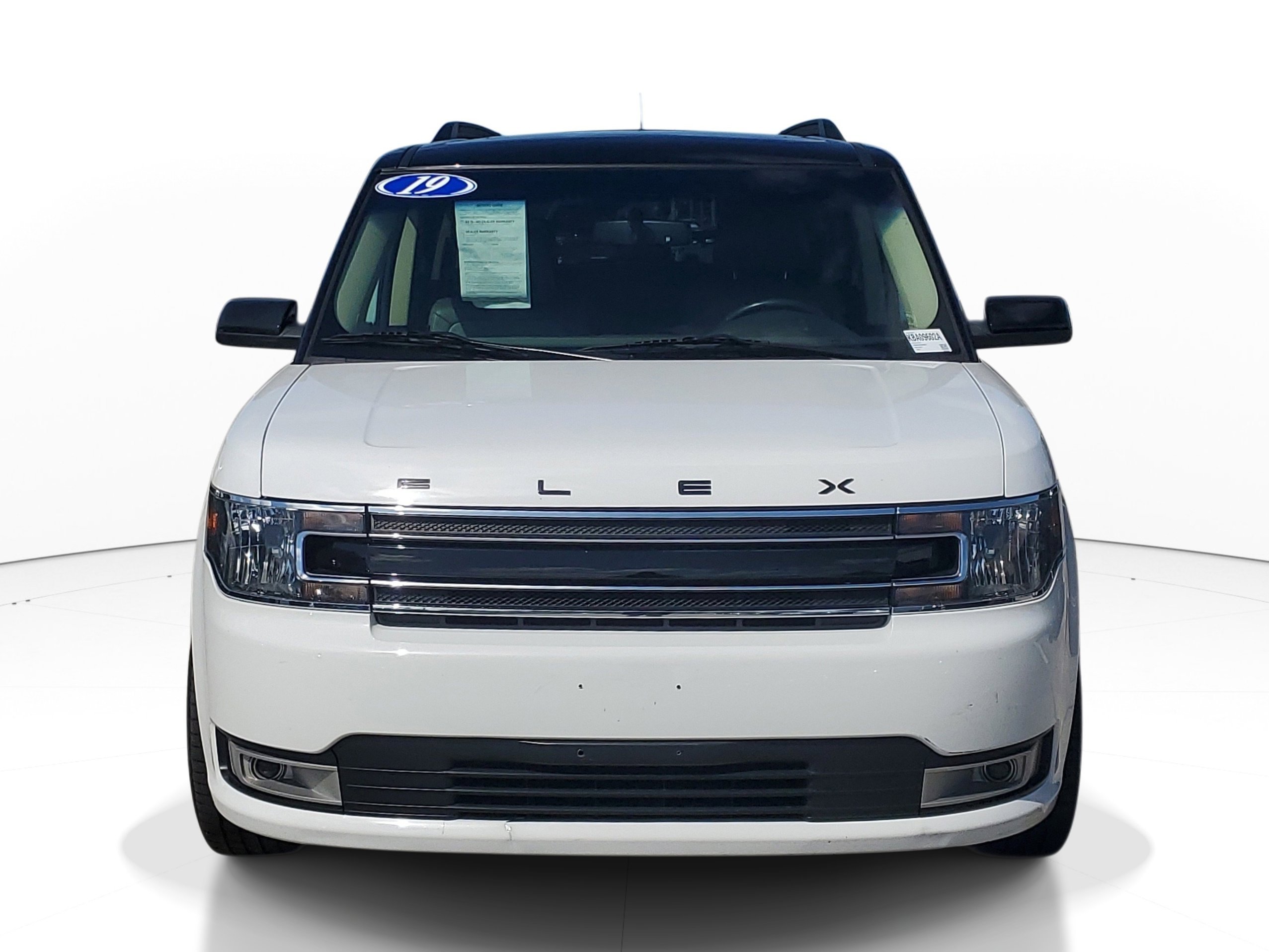 Used 2019 Oxford White Ford SEL image 1