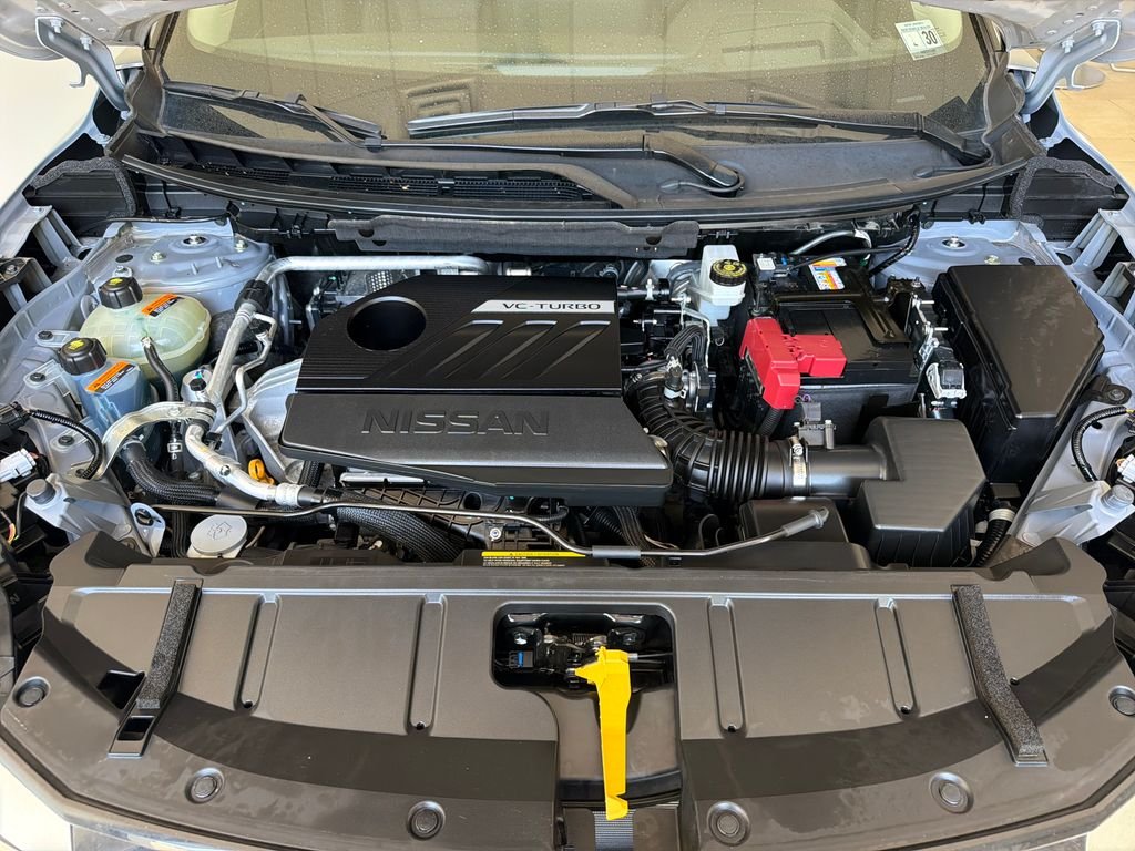 Used 2025 Gray Nissan Platinum image 37