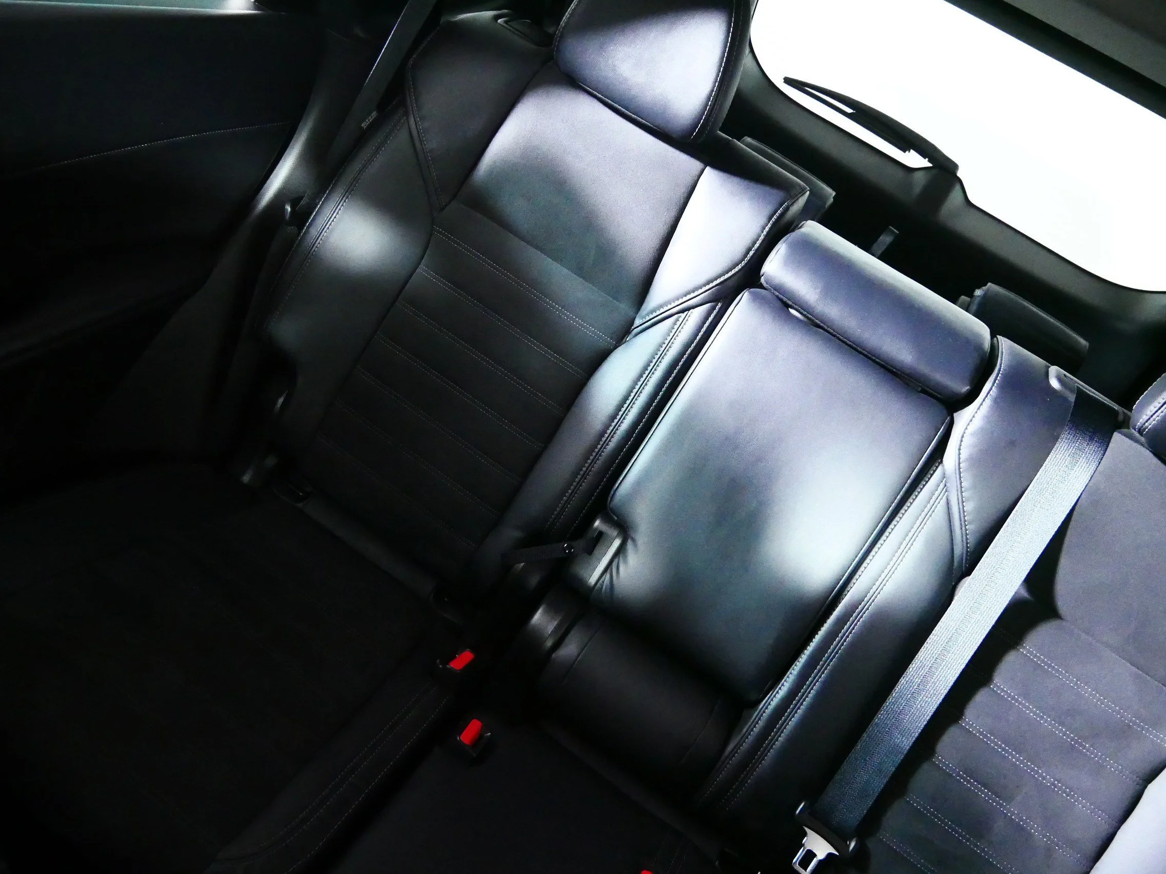 Used 2023 Red Diamond Mitsubishi SE image 12