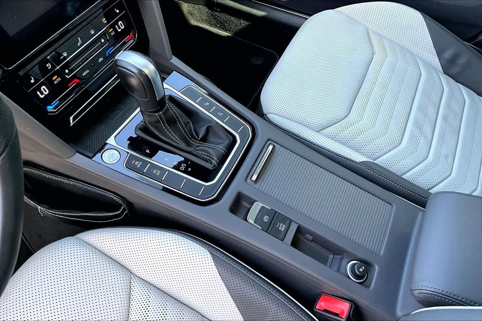 Used 2023 Opal White Pearl Volkswagen SEL Premium R-Line image 17