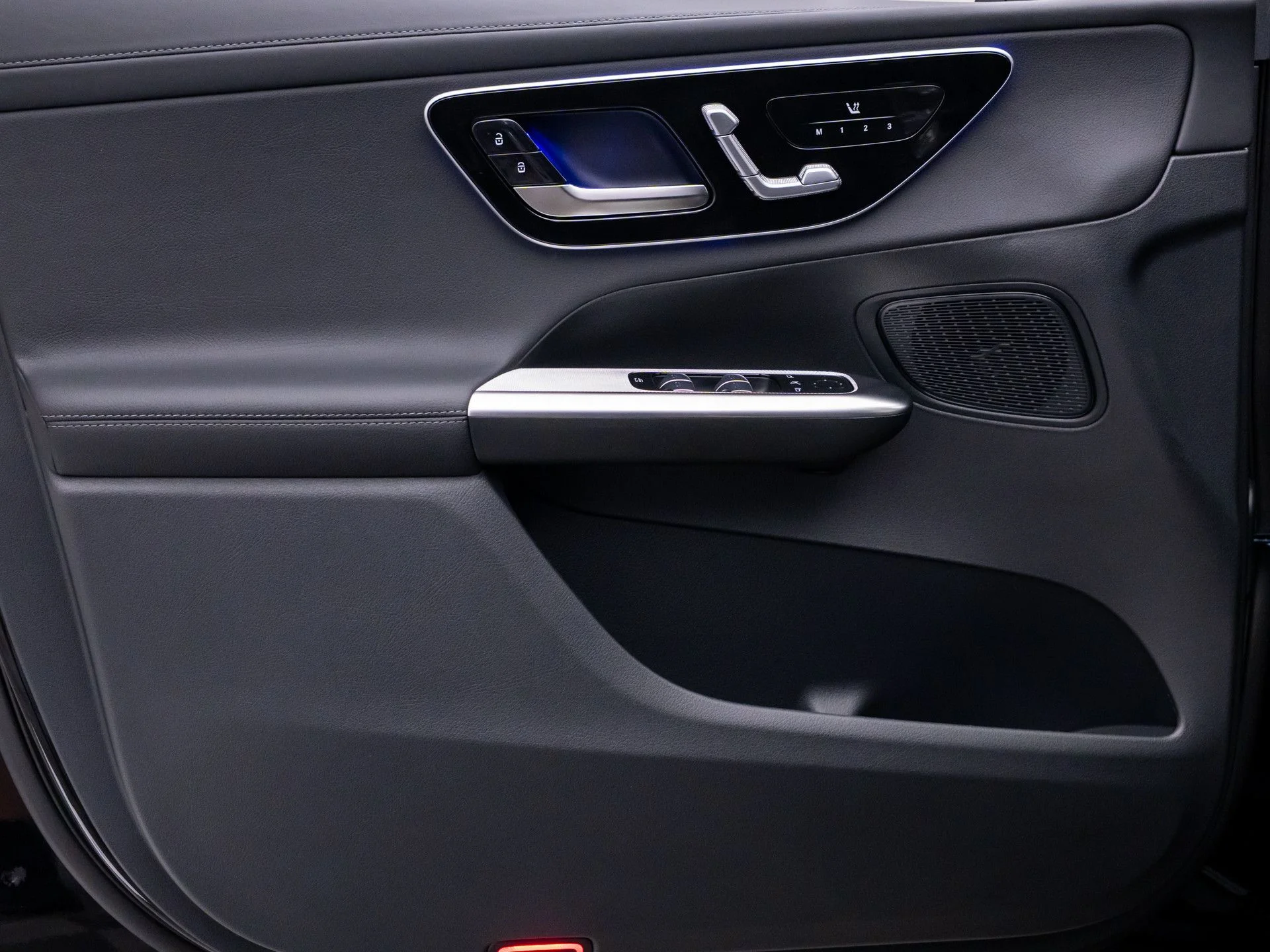 New 2026 Black Mercedes-Benz GLC 300 image 14