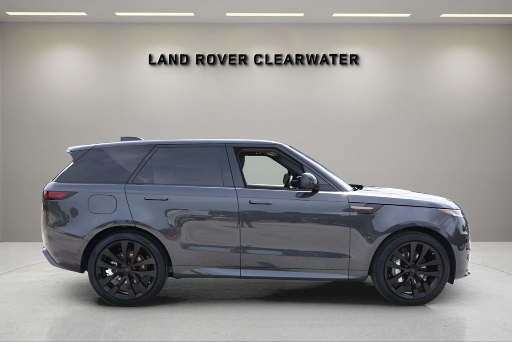New 2026 Carpathian Grey Land Rover Dynamic SE image 6