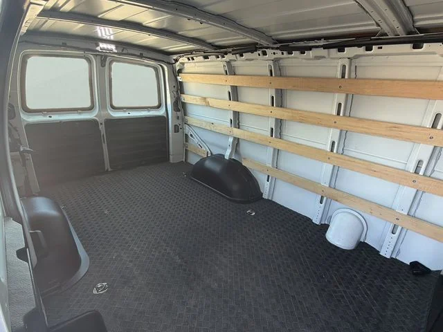 Used 2025 White GMC Work Van image 18