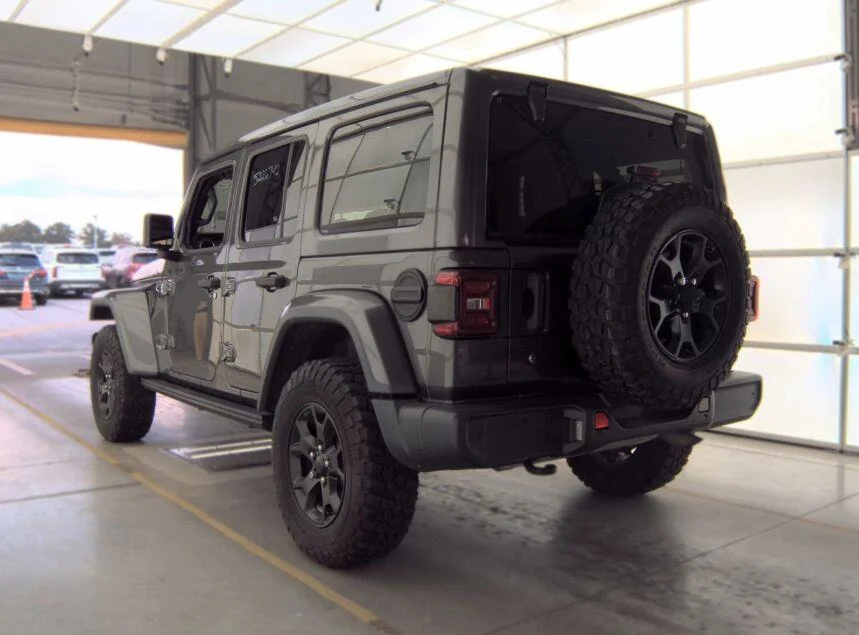 Used 2019 Granite Crystal Metallic Clearcoat Jeep Moab image 6