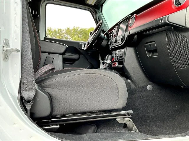 Used 2023 White Jeep Rubicon image 36