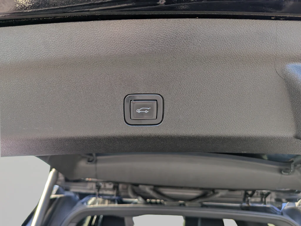 Used 2024 Black Chevrolet High Country image 11