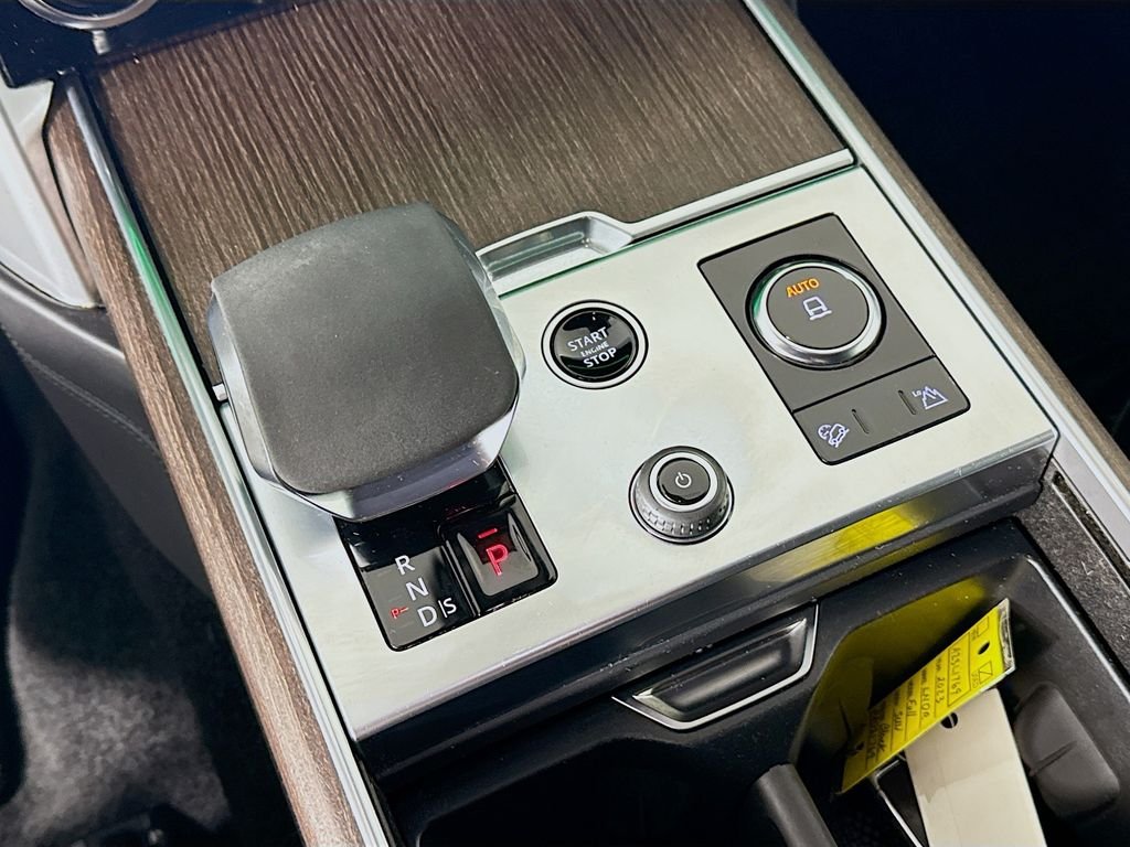 Certified Used 2023 Black Land Rover SE image 18