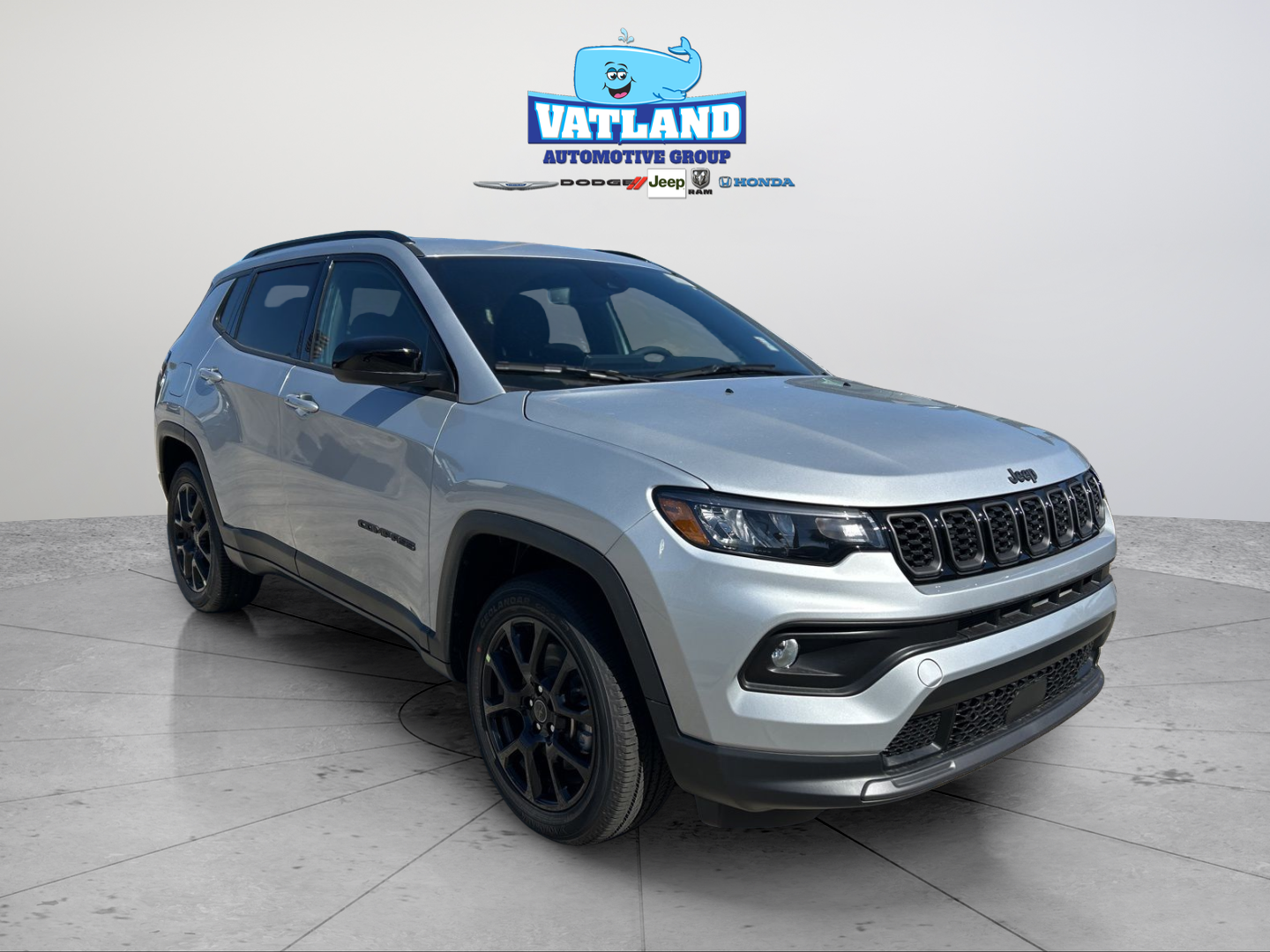 New 2026 Silver Zynith Metallic Clear-Coat Exterior Paint Jeep Latitude image 32