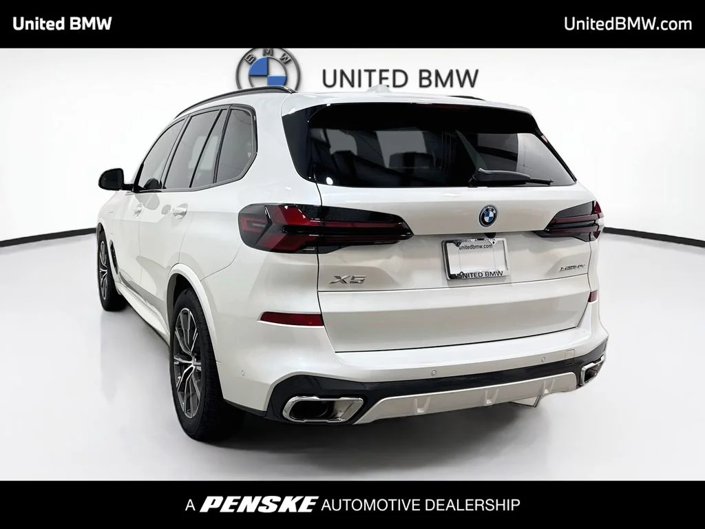 New 2026 Mineral White Metallic BMW xDrive50e image 7