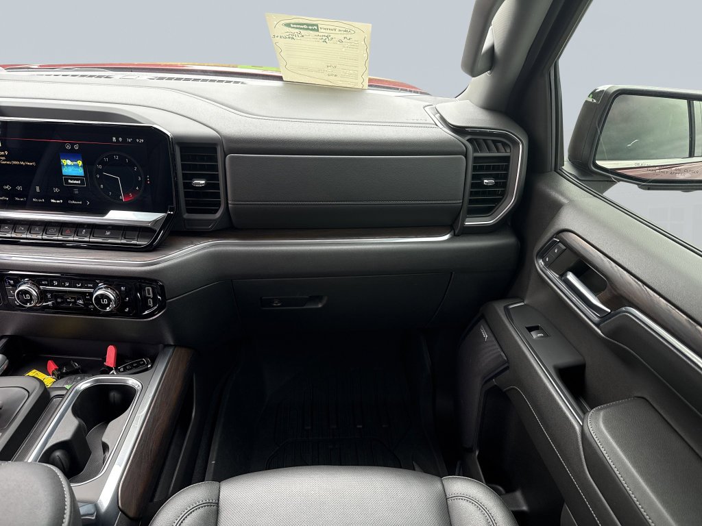 2024 GMC Sierra 1500 SLT - Photo 17