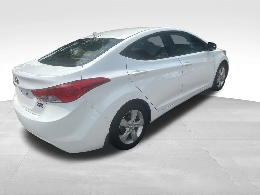 Used 2013 White Hyundai GLS image 23