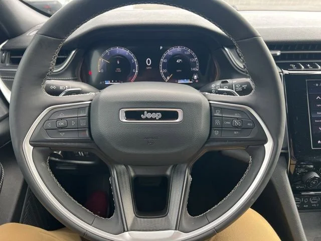 Used 2025 Black Jeep Altitude image 16