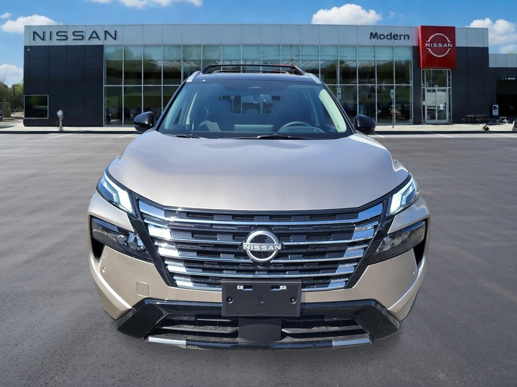 New 2026 Champagne Silver Metallic/Super Black Nissan Platinum image 8