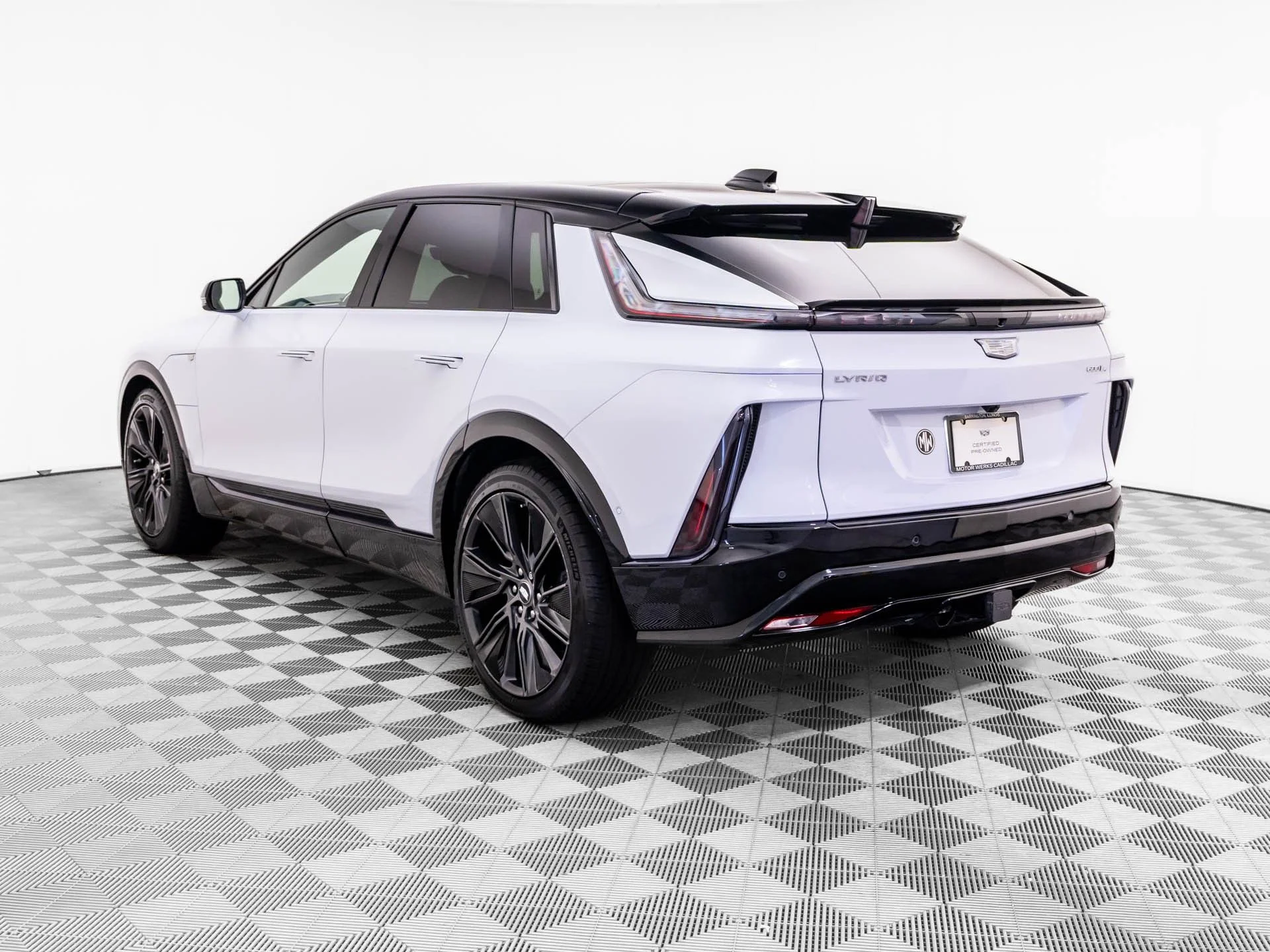 Used 2026 White Cadillac Signature Sport image 3