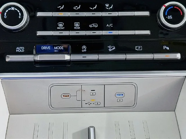 New 2027 Black Hyundai SE image 17