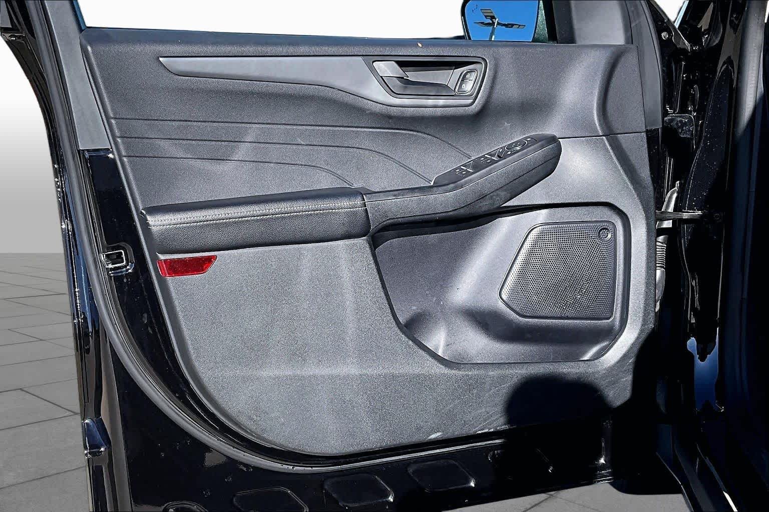 Used 2025 Agate Black Ford Active image 40