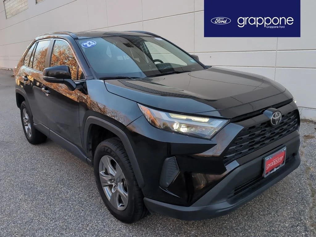 2023 Toyota RAV4 XLE AWD's photo