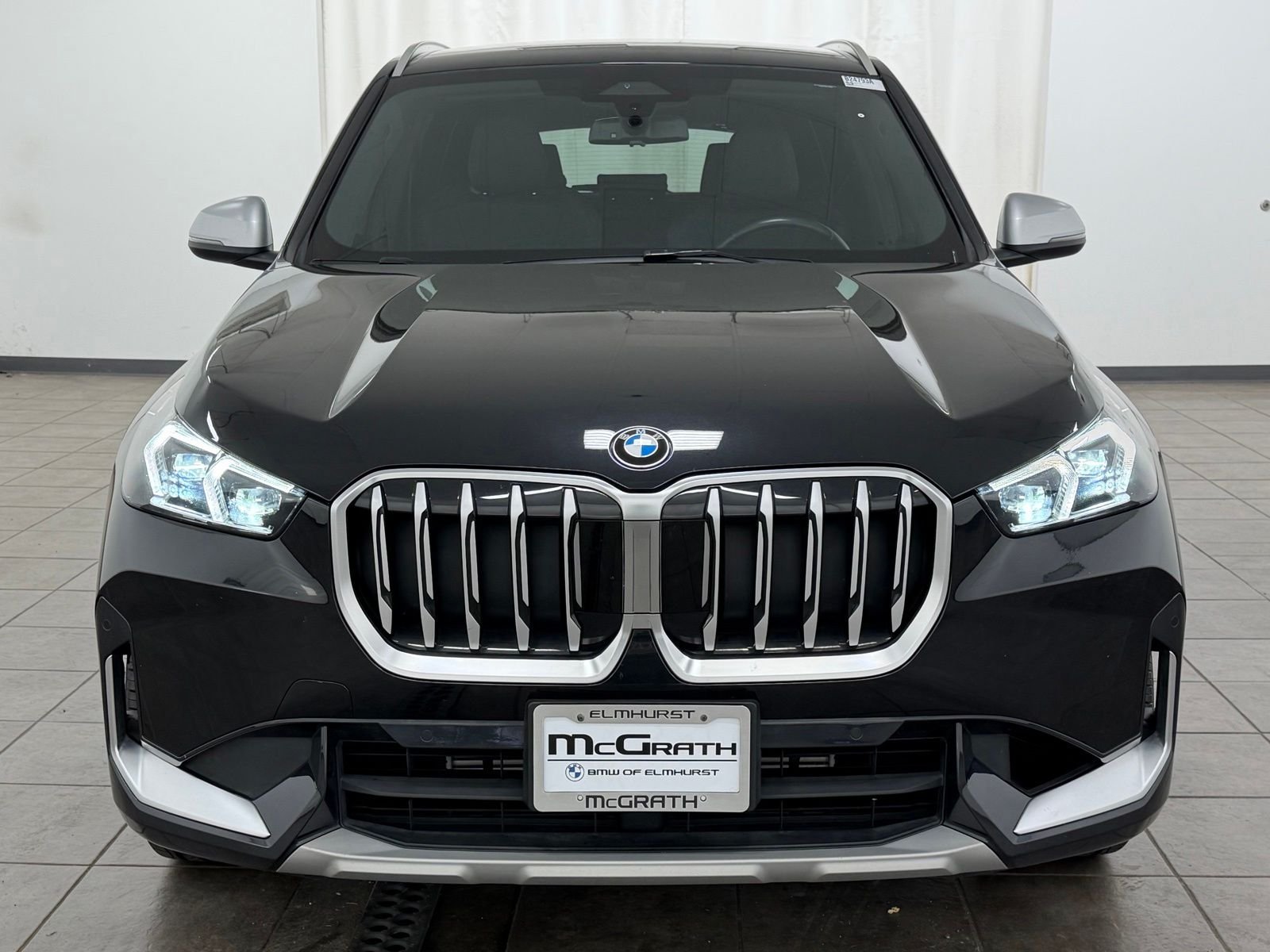 Used 2023 Black Sapphire Metallic BMW xDrive28i image 7