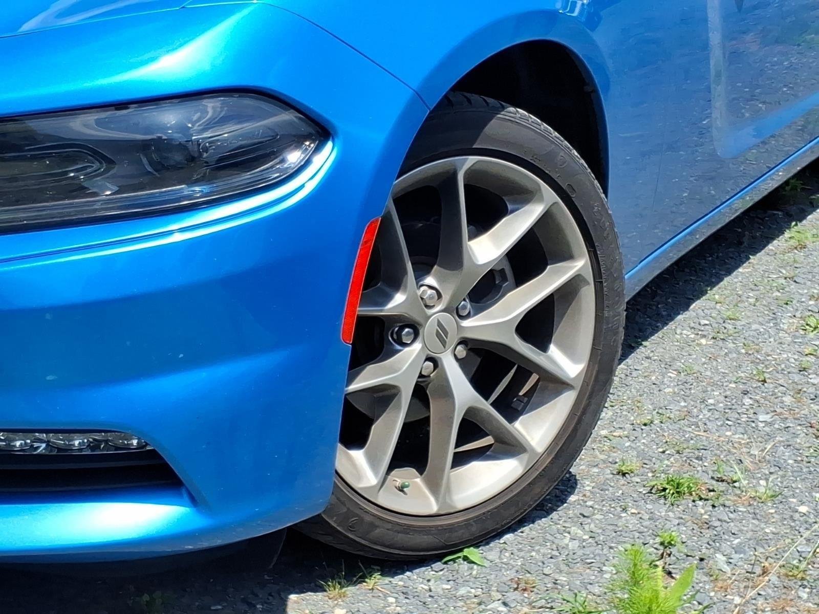 Used 2023 B5 Blue Pearlcoat Dodge SXT image 3