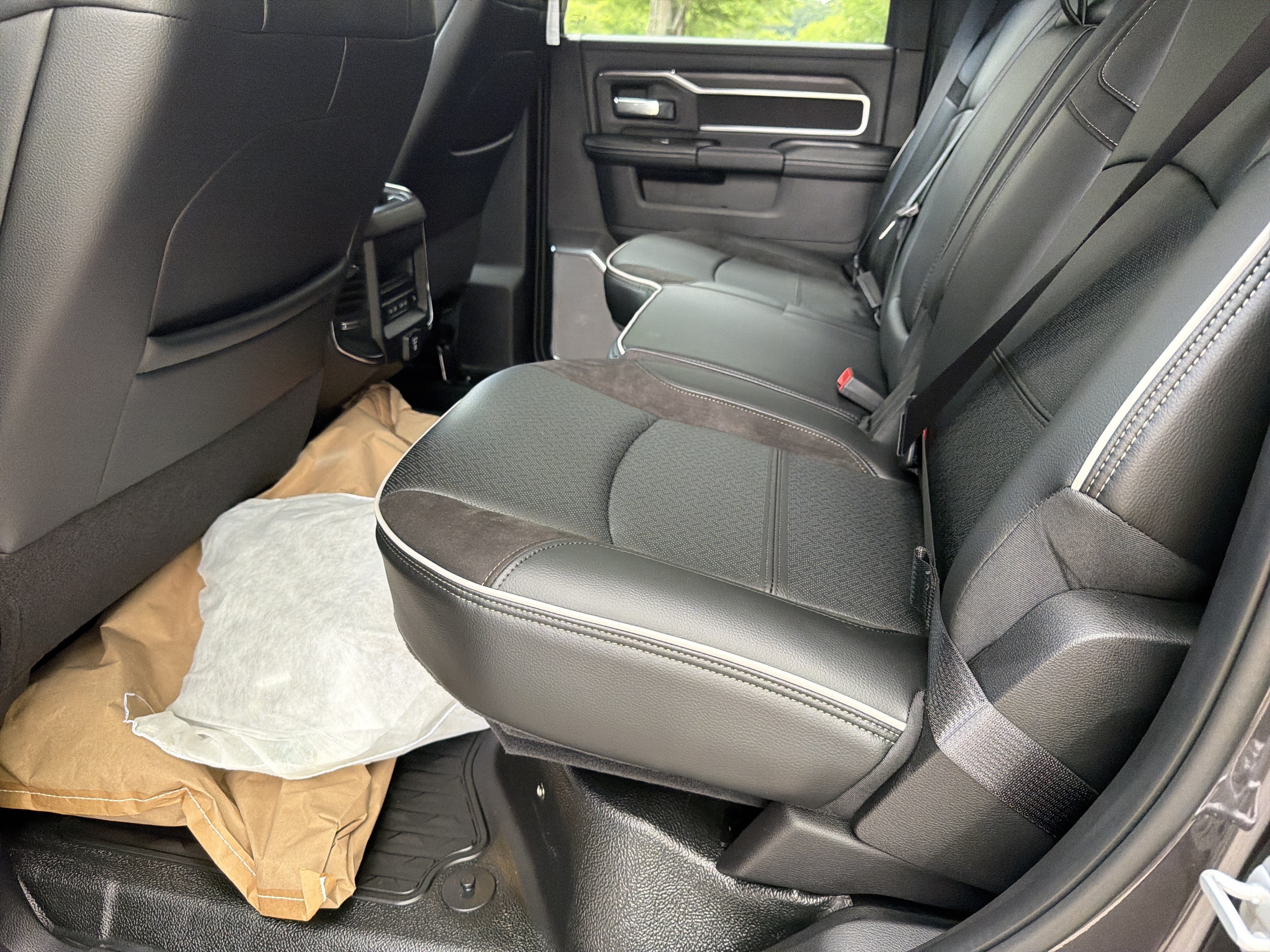 New 2026 Granite Crystal Metallic Clearcoat RAM Big Horn image 19