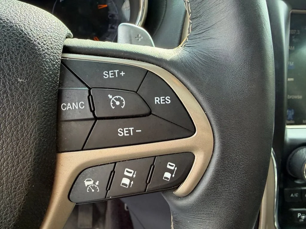 Used 2017 Bright White Clea Jeep Overland image 35