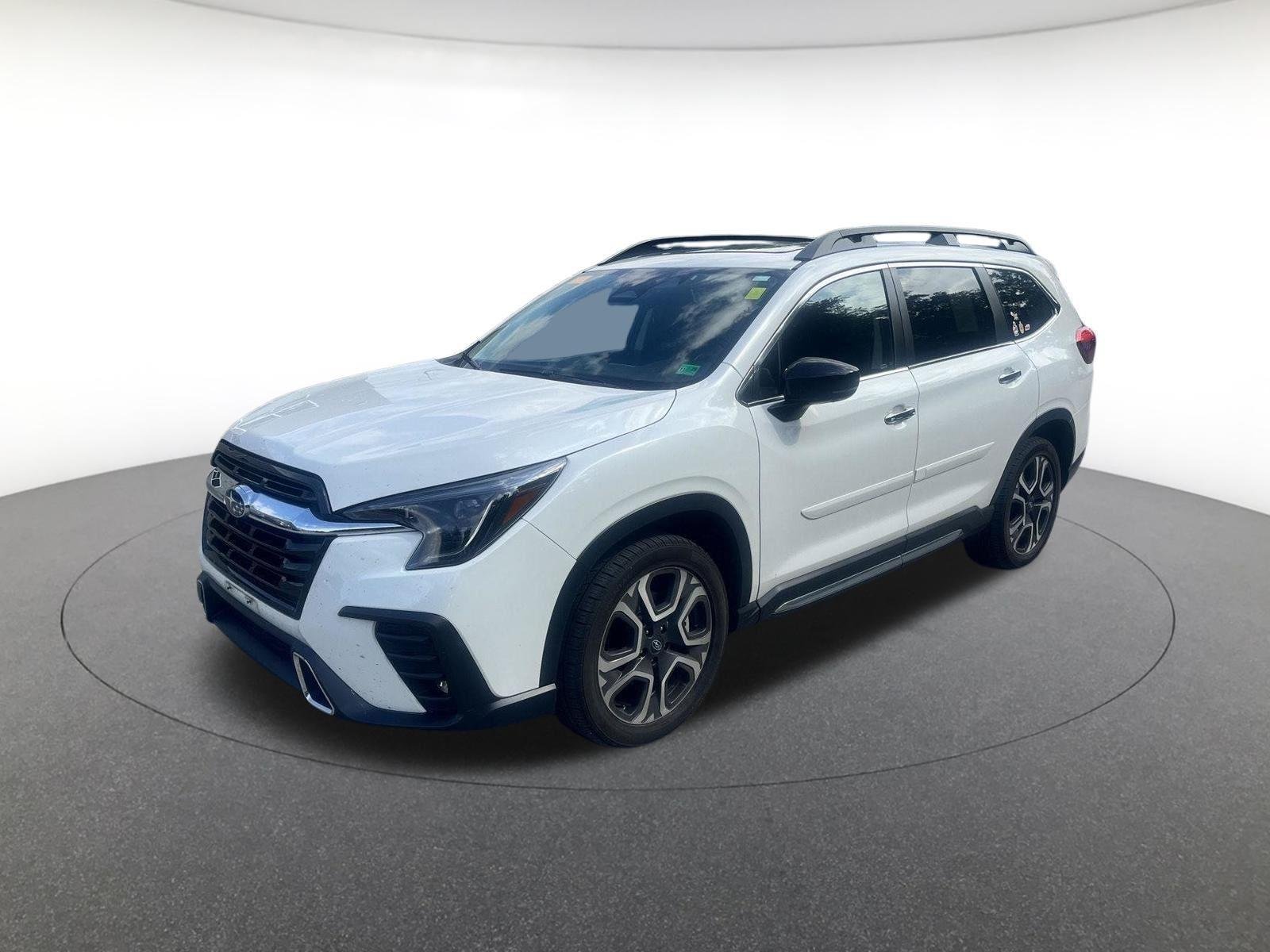 Used 2024 Crystal White Pearl Subaru Touring image 3