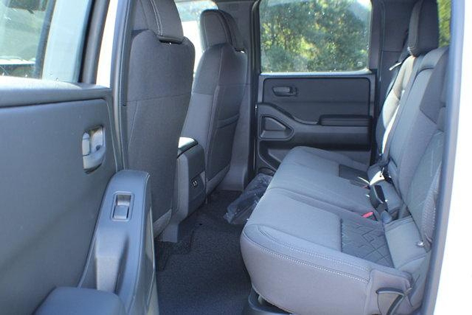 2026 Nissan Frontier SV - Photo 14