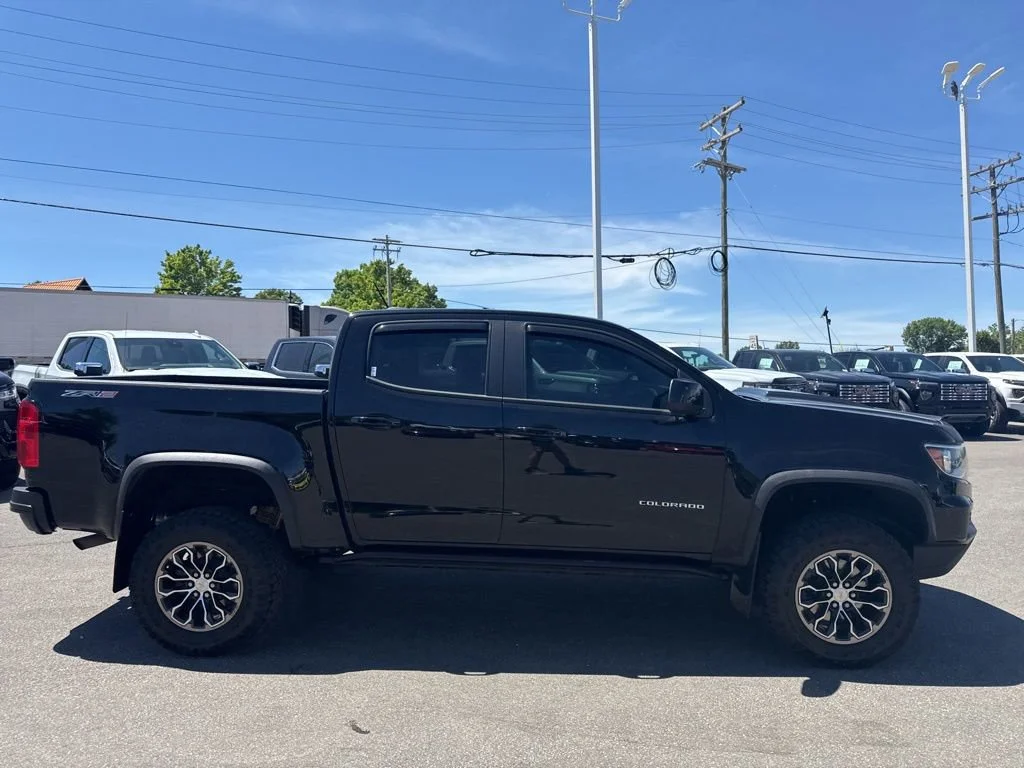 View vehicle photo 6